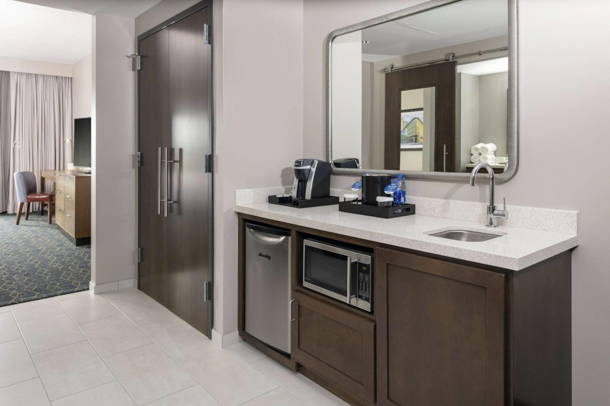 Embassy Suites By Hilton Grand Rapids Downtown Buitenkant foto