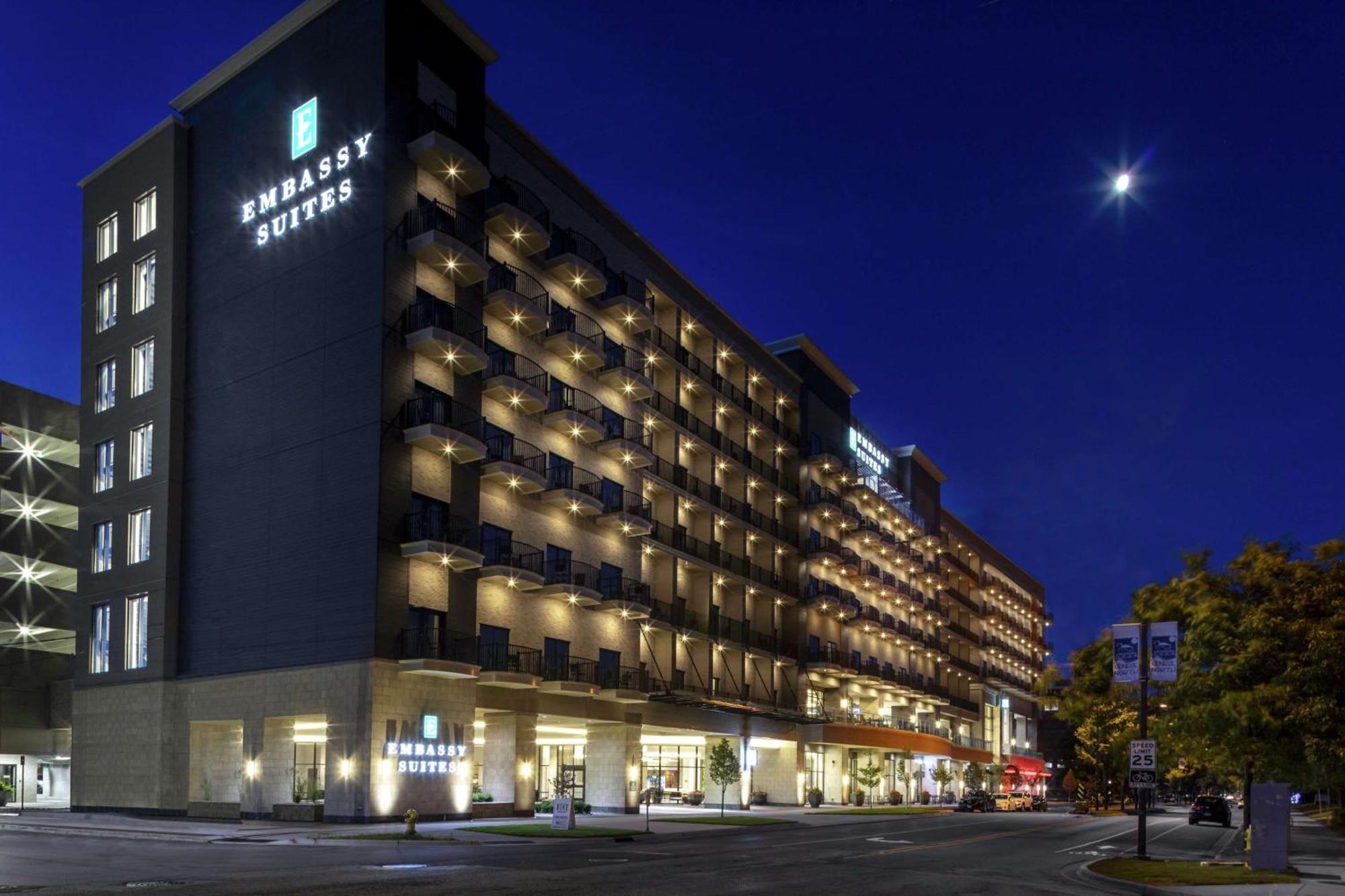 Embassy Suites By Hilton Grand Rapids Downtown Buitenkant foto